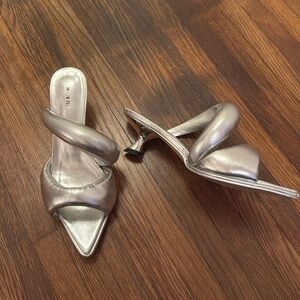 JW PEI Sara mule